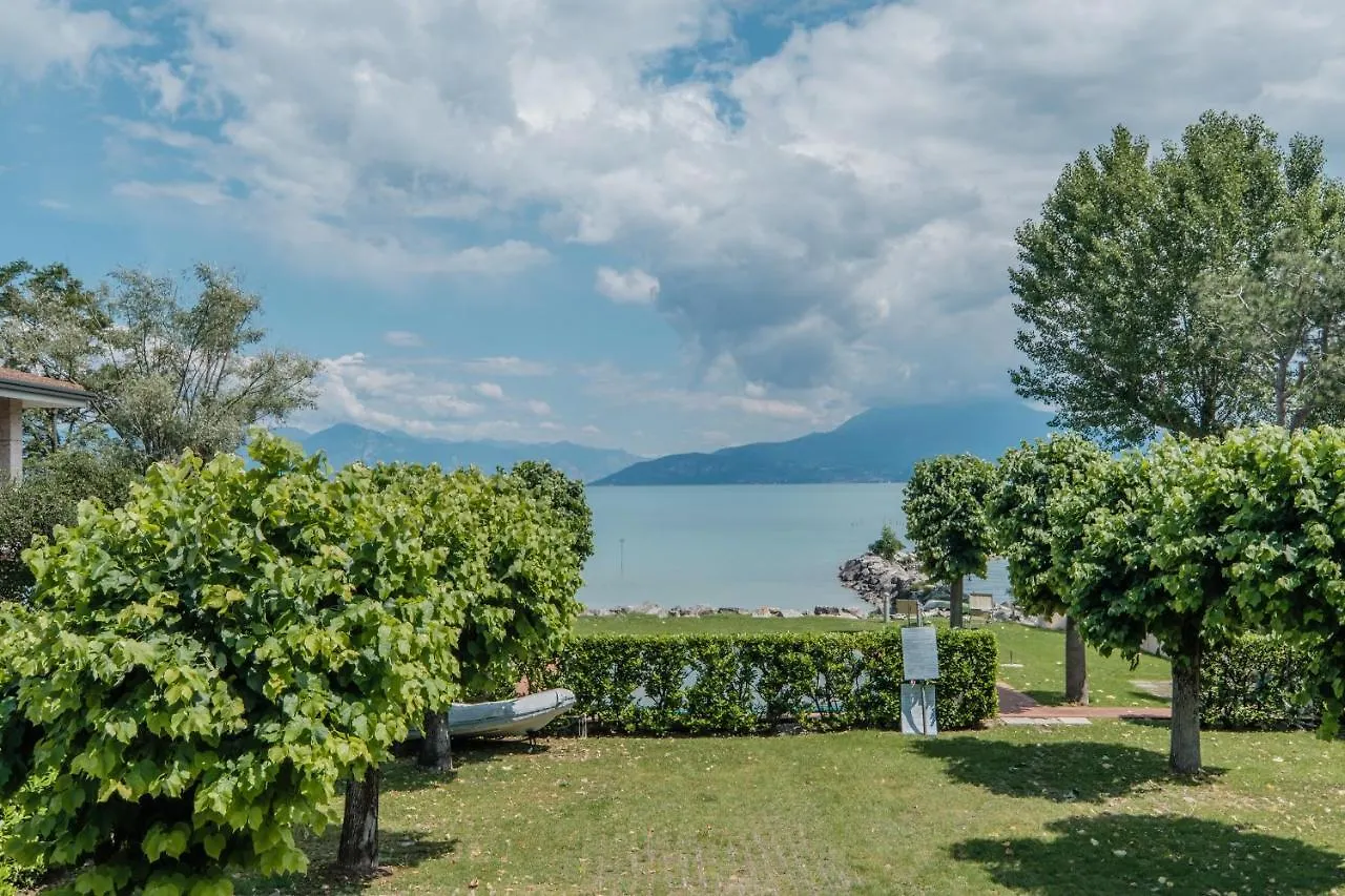 Casa Lugana 9 - Monolocale Con Piscina Fronte Lago Apartment Sirmione 0*,  Italy